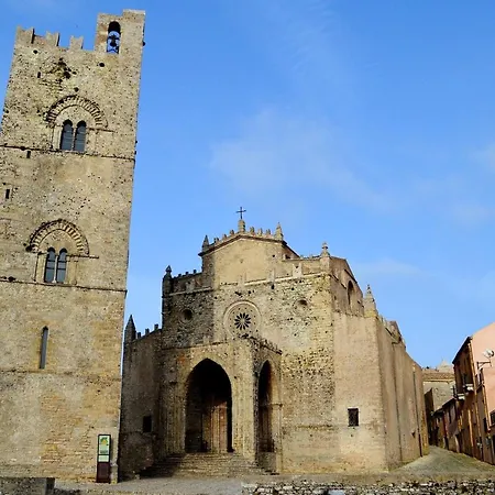 Cozy In 27 M² With Garden Balcony
