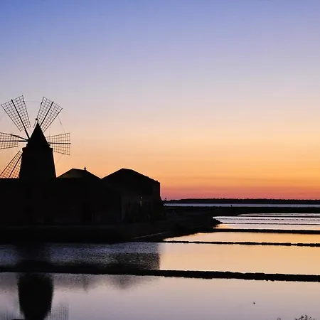 Cozy In 27 M² With Garden Balcony Appartement Marsala