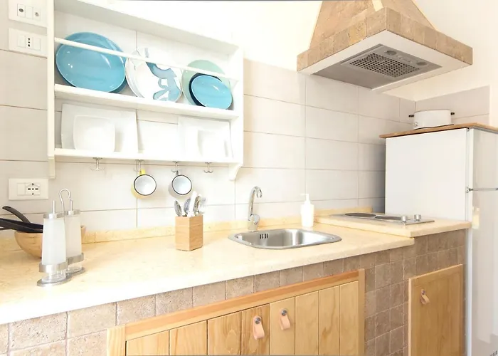 아파트 Cozy In 27 M² With Garden Balcony *