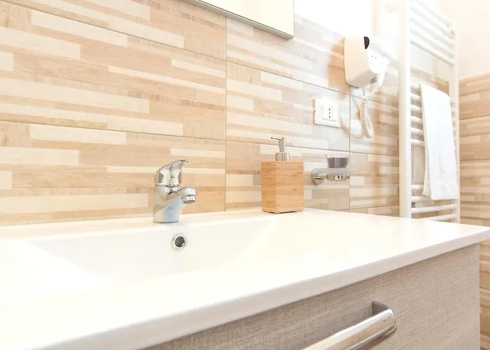 아파트 Cozy In 27 M² With Garden Balcony 마르살라