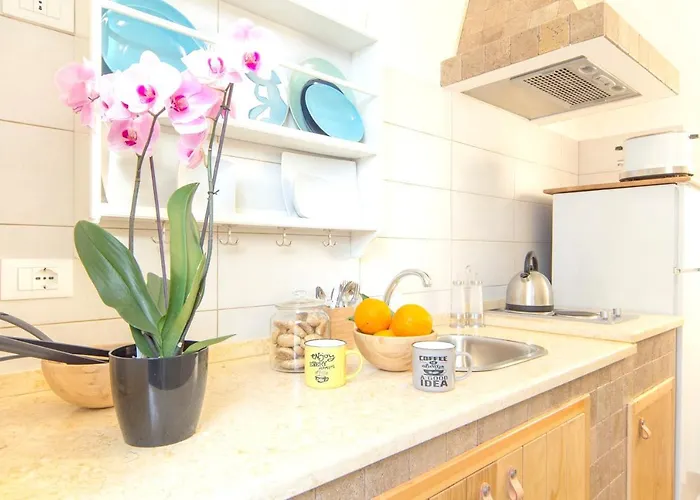 아파트 Cozy In 27 M² With Garden Balcony 마르살라